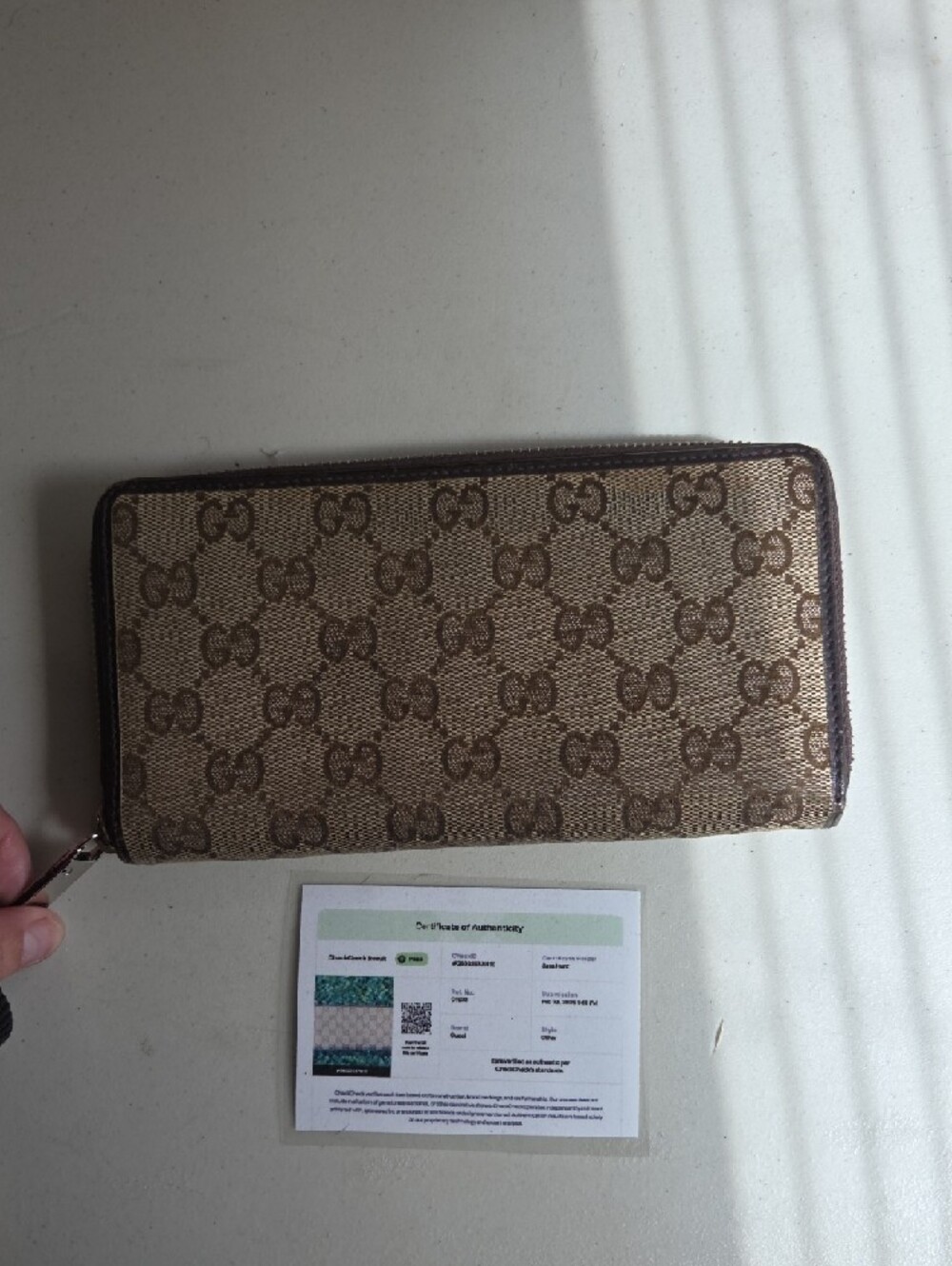 Gucci Beige and Brown GG Canvas Zip Wallet - Picture 2 of 10